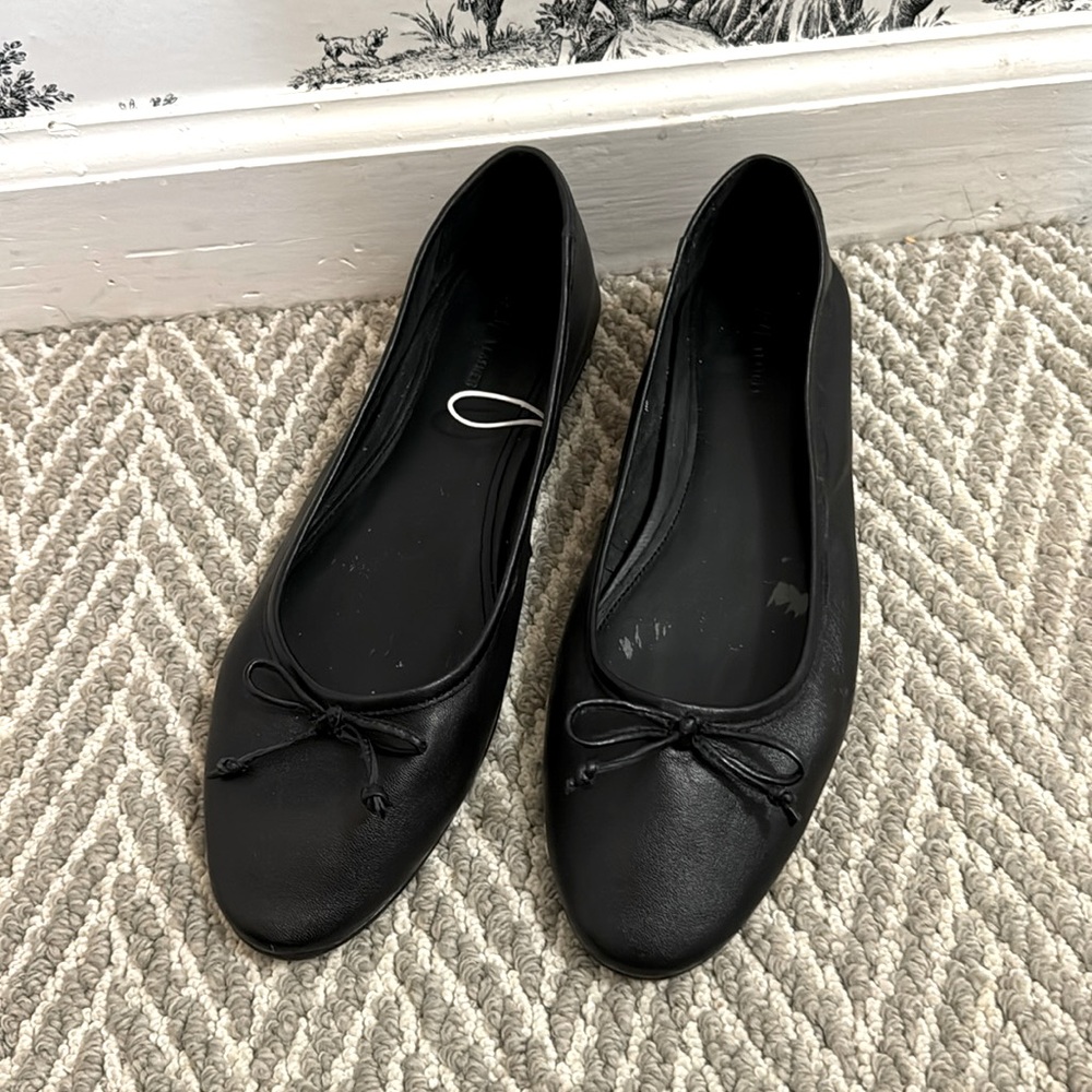 H&M black leather ballerina. Size 6.